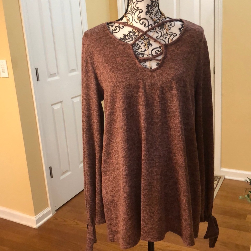 NEW! Blush Crisscross Tie Sleeve Hacci Top. Large - Picture 3 of 5